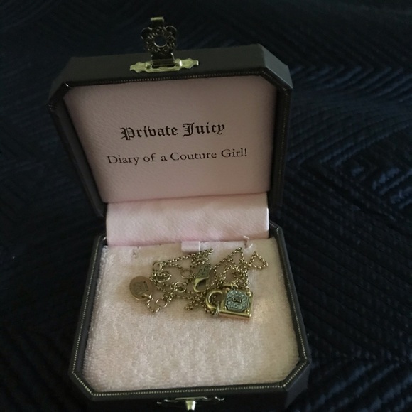 Juicy Couture Padlock Necklace - Picture 4 of 6